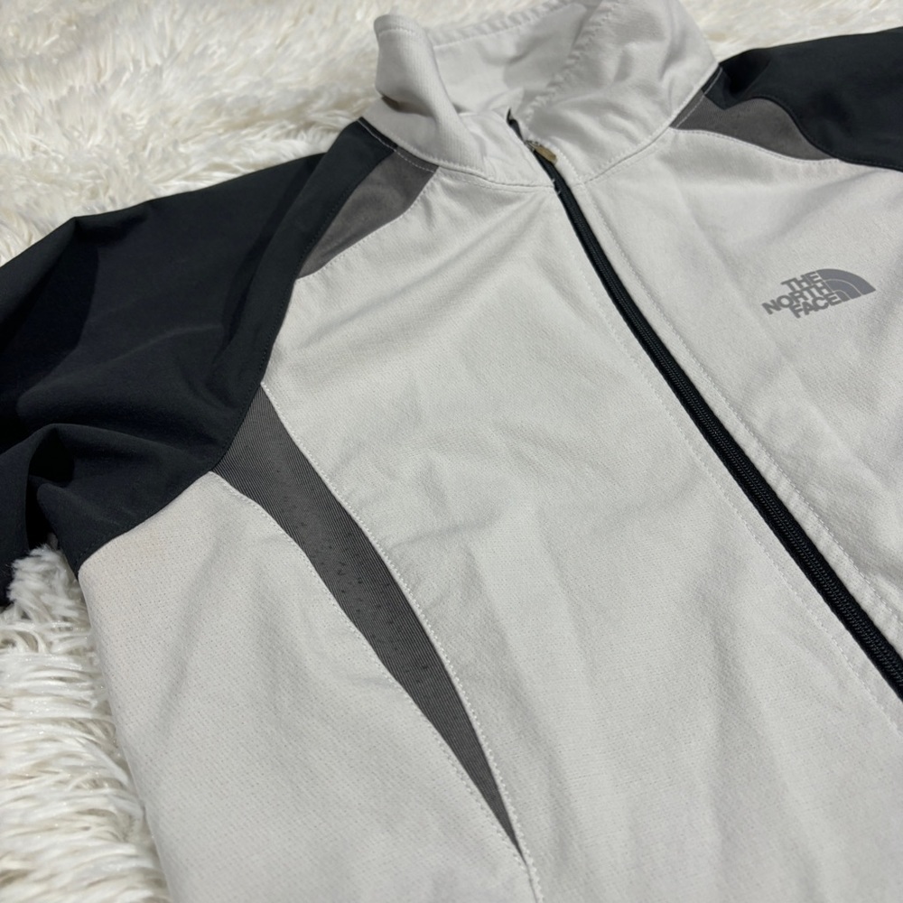 The NorthFace Flight Series Light Weight Woman’s Jacket Size XS EUC - Picture 2 of 10